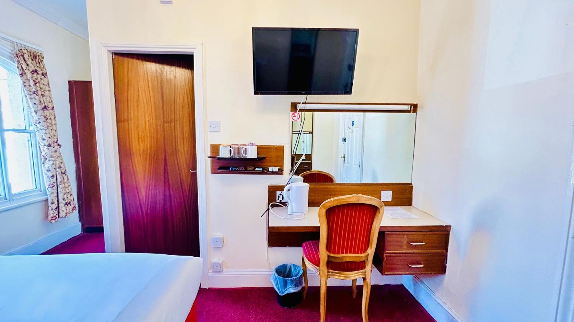 The Columbia Hotel ウェリングボロー エクステリア 写真