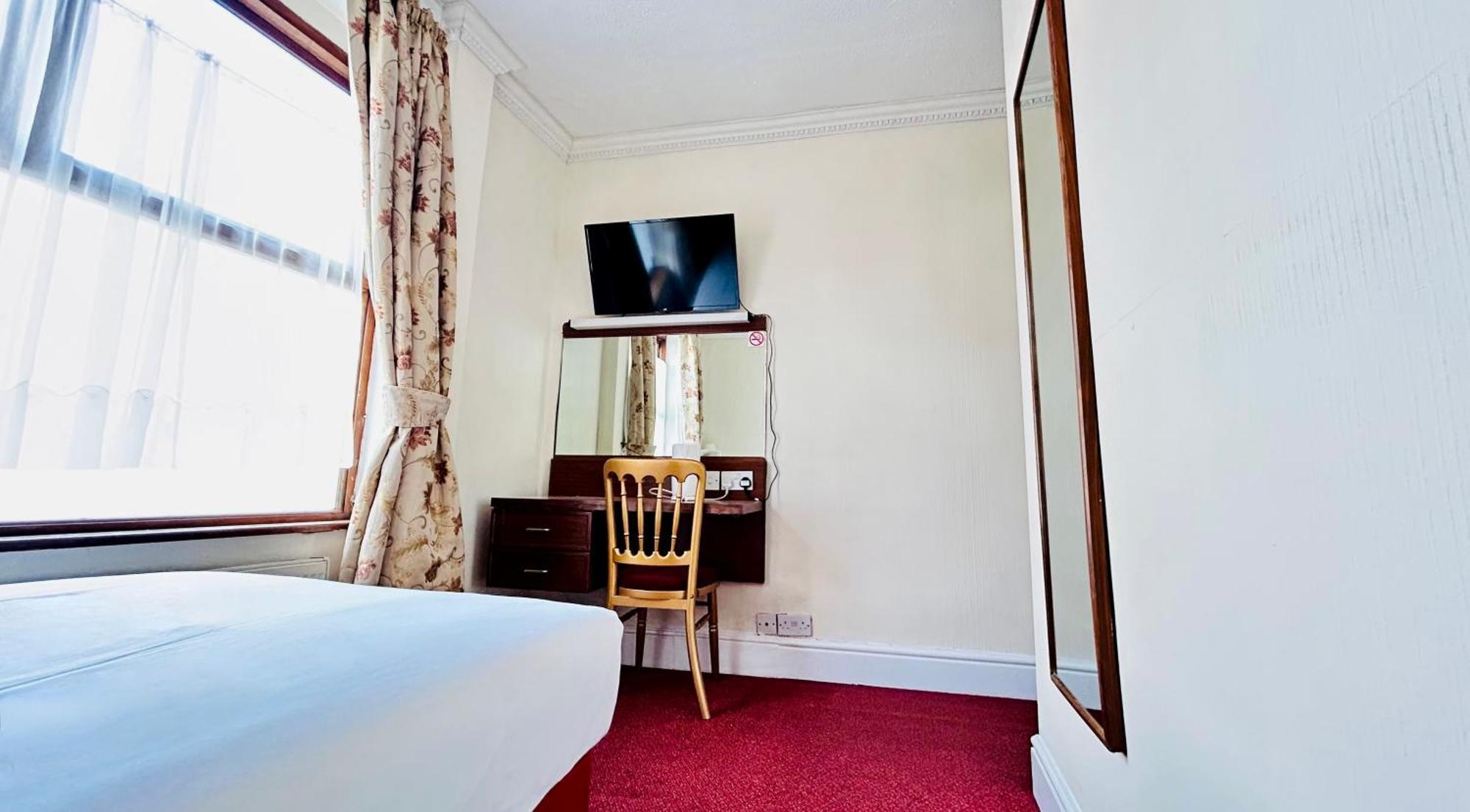 The Columbia Hotel ウェリングボロー エクステリア 写真