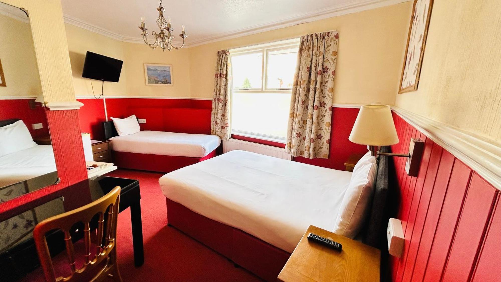 The Columbia Hotel ウェリングボロー エクステリア 写真