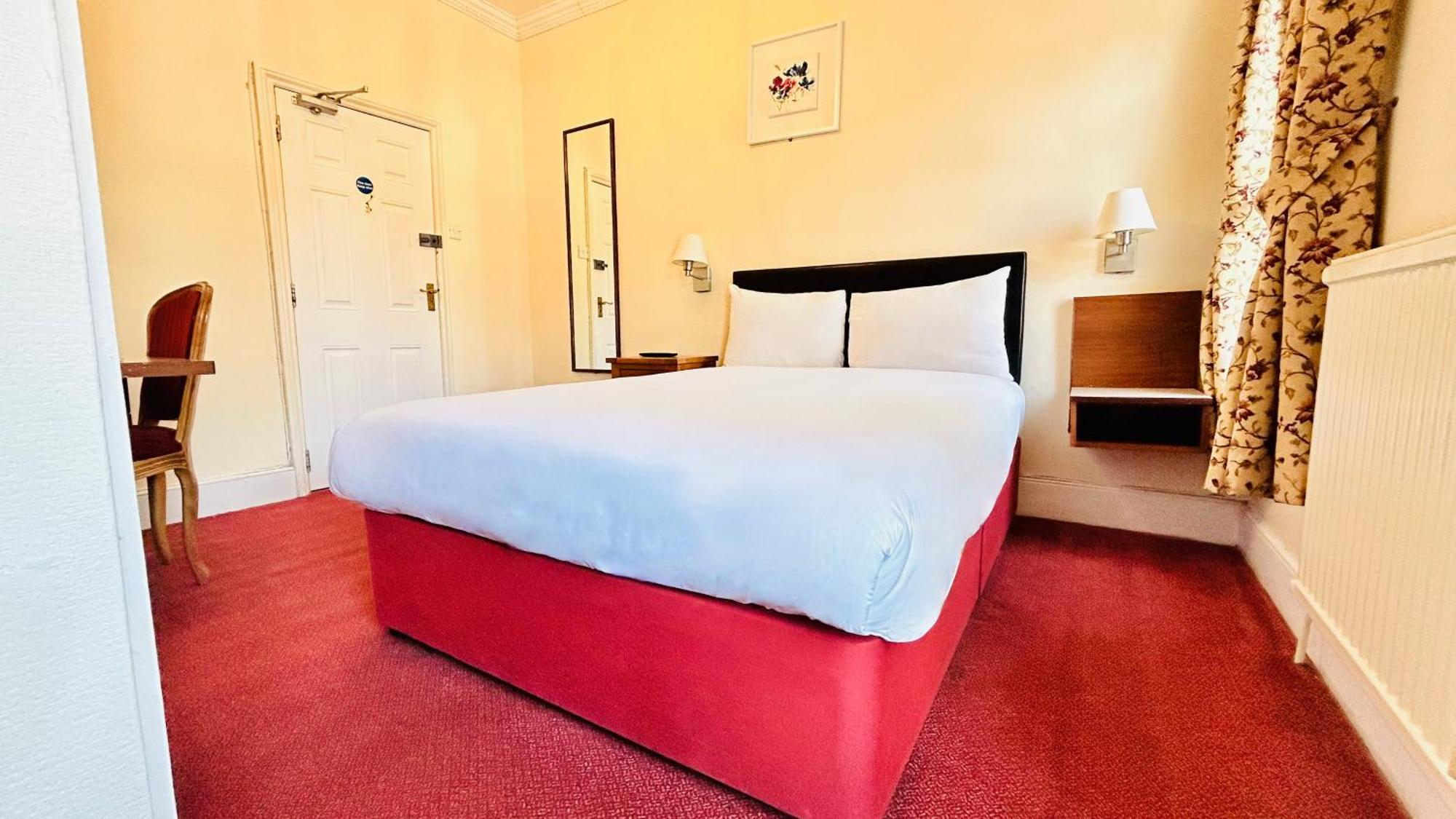 The Columbia Hotel ウェリングボロー エクステリア 写真