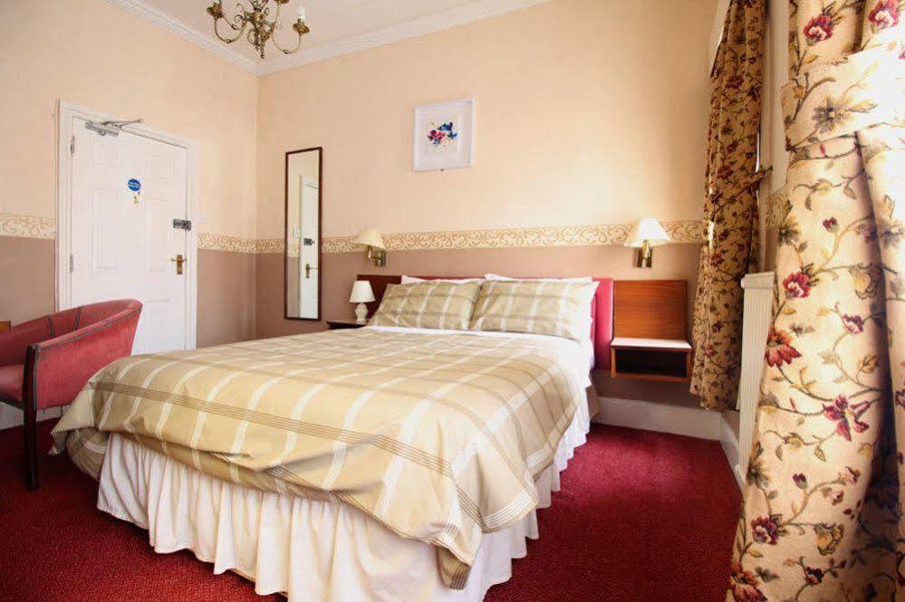 The Columbia Hotel ウェリングボロー エクステリア 写真
